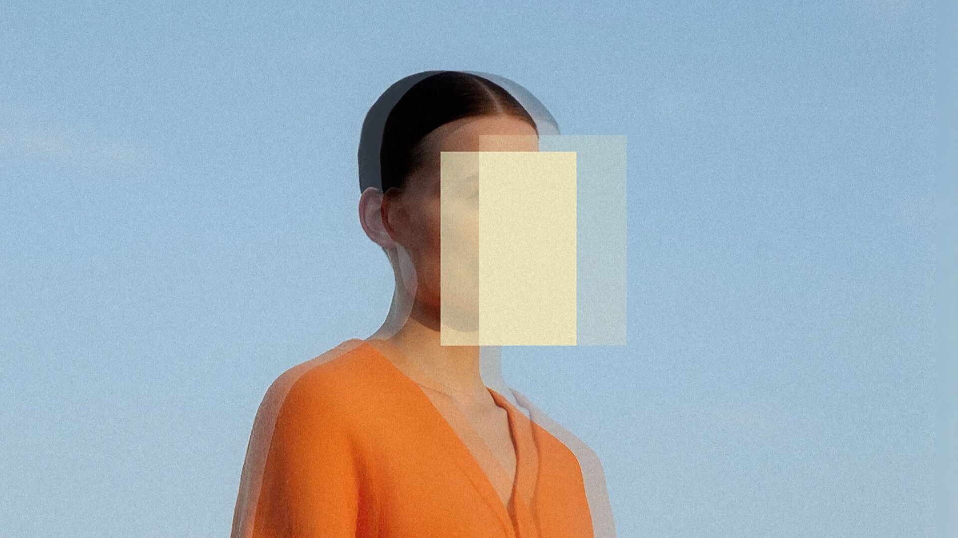 Een vrouw met heer gezicht geblurd 