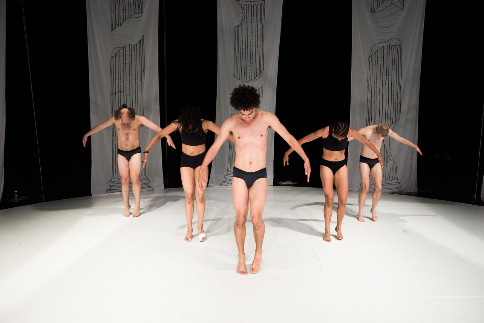 gekleurd beeld van dansers