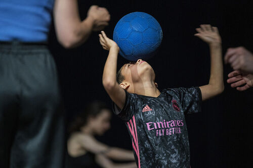 Openbare repetitie: It takes a child to raise a village / Football Meets Dance 
